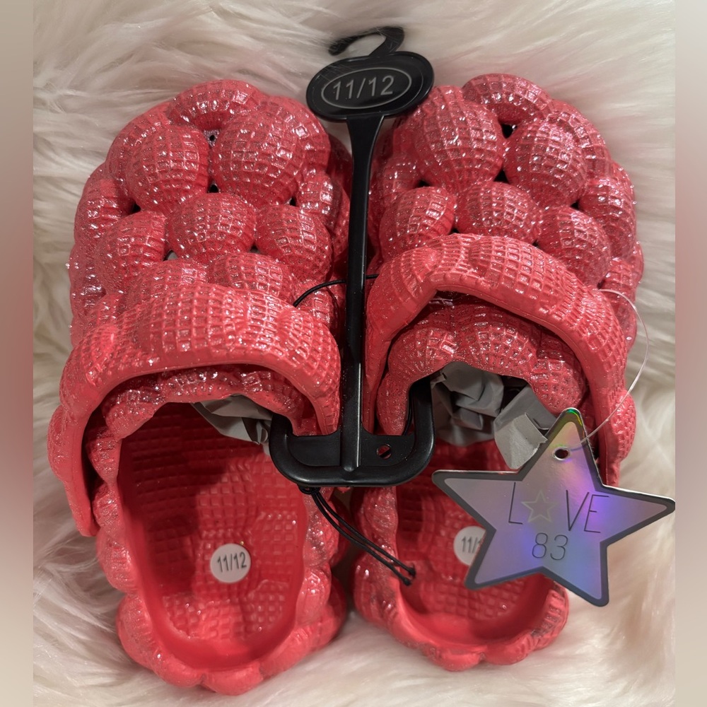 Kids Love Sparkly Fuschia Pink Bubble Pink Shoes Size 11/12